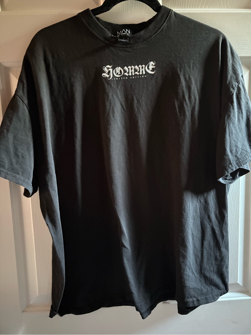 Boohoo Black Graphic Crewneck Short Sleeve Tee - Picture 2 of 3